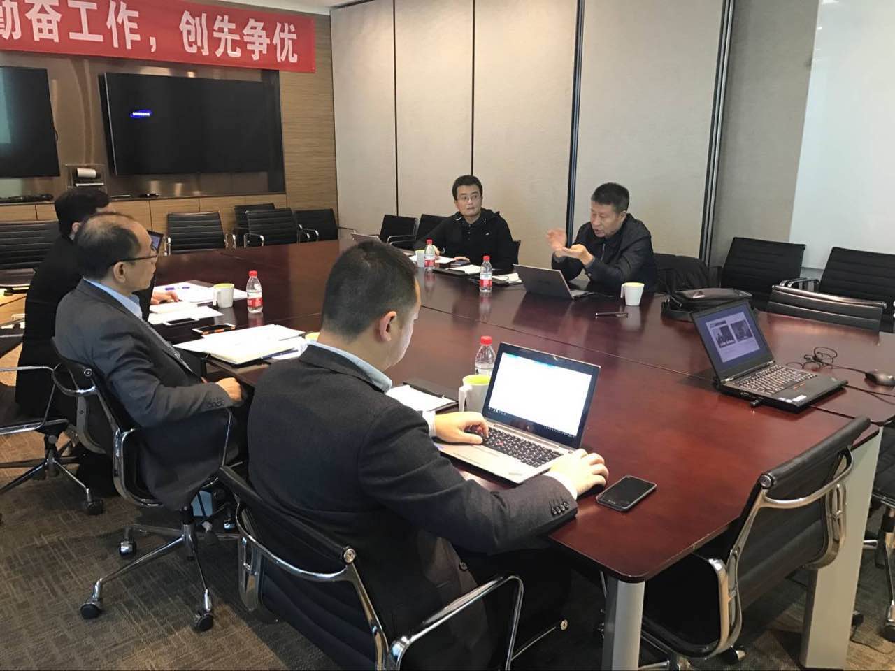 问鼎游戏娱乐平台