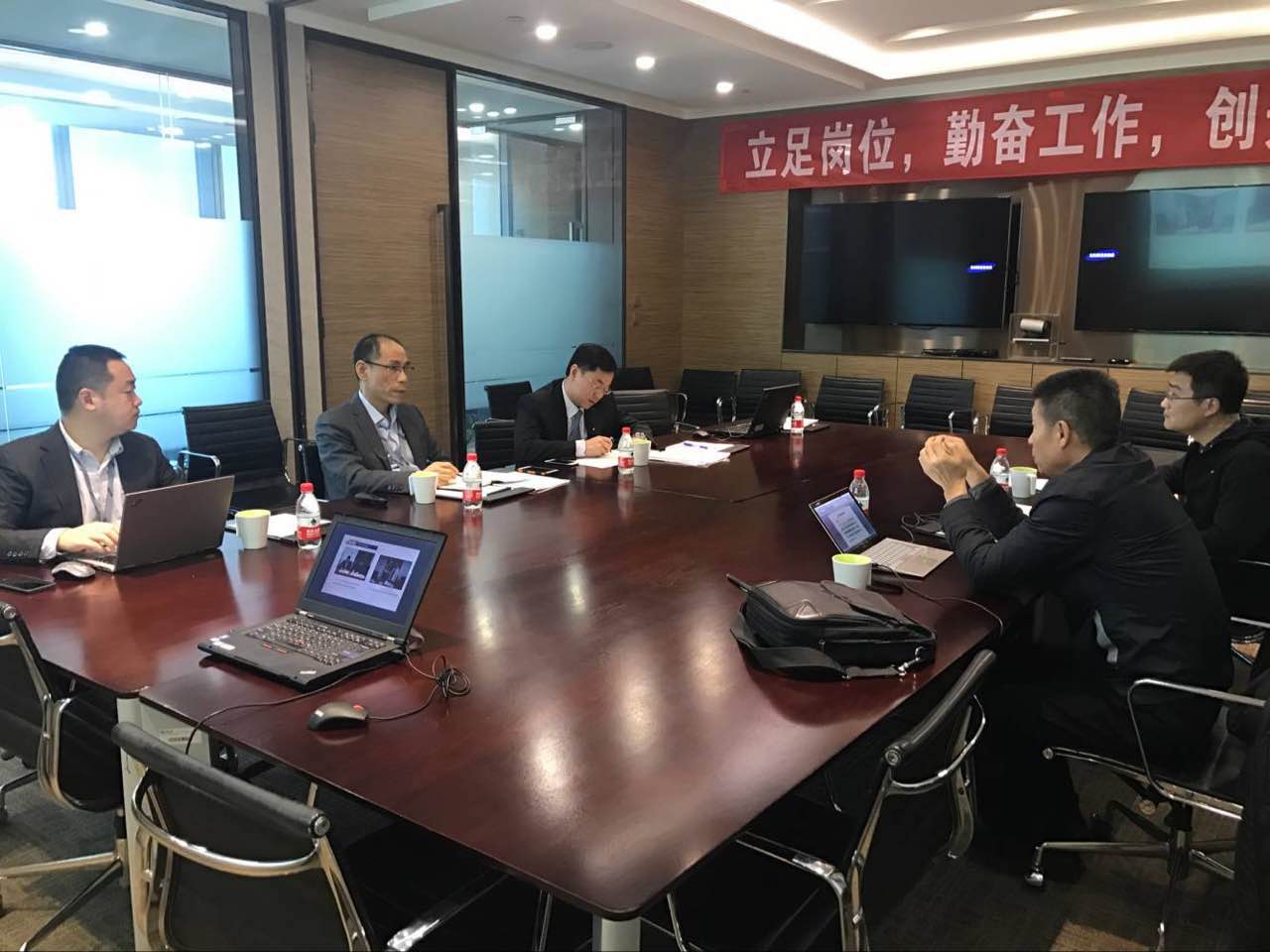 问鼎游戏娱乐平台