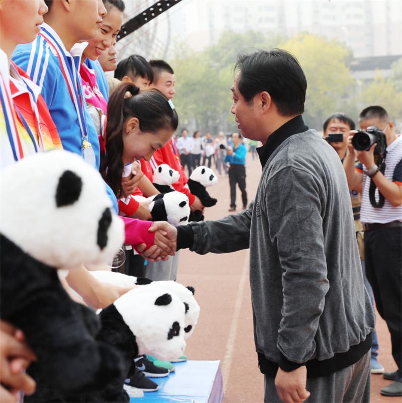 问鼎游戏娱乐平台