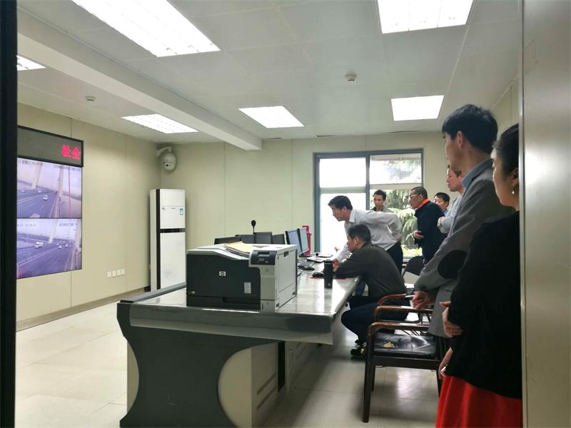 问鼎游戏娱乐平台