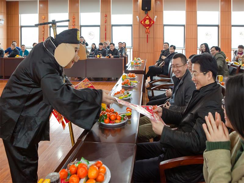 问鼎游戏娱乐平台