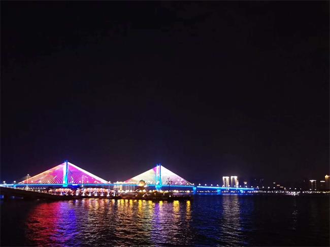 问鼎游戏娱乐平台