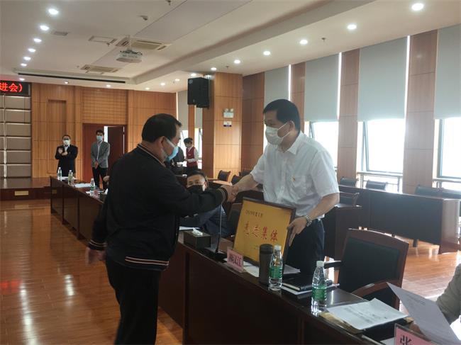 问鼎游戏娱乐平台