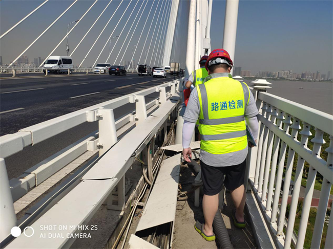 问鼎游戏娱乐平台