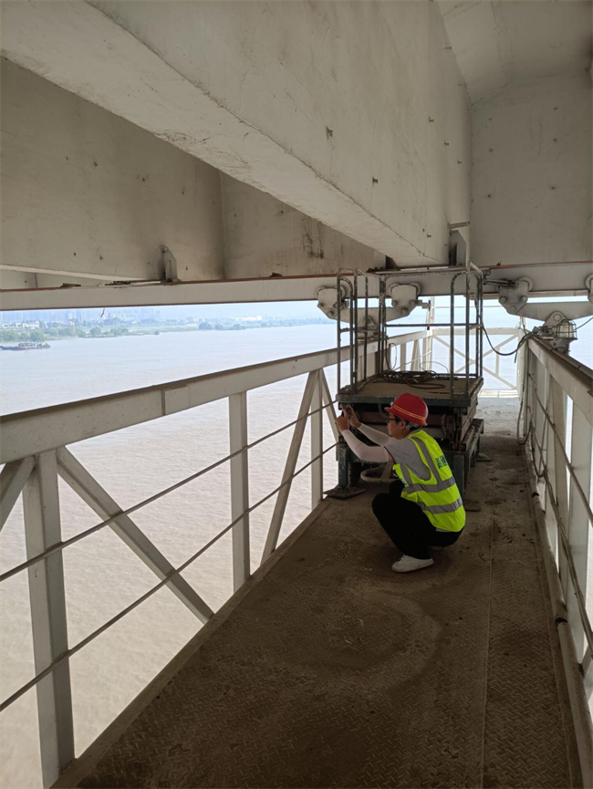 问鼎游戏娱乐平台