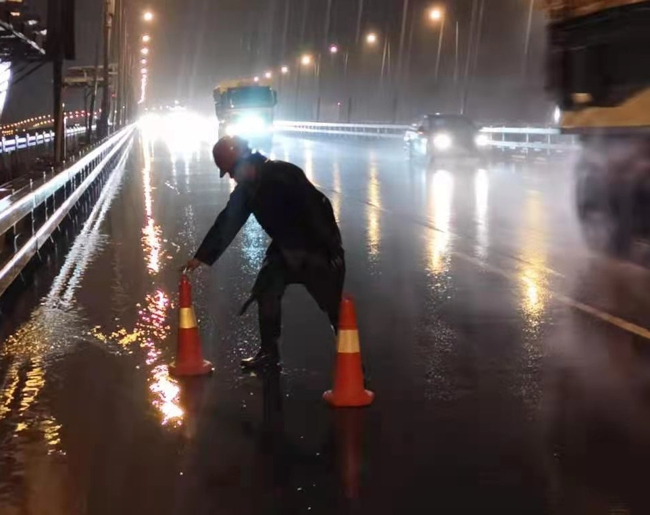 问鼎游戏娱乐平台